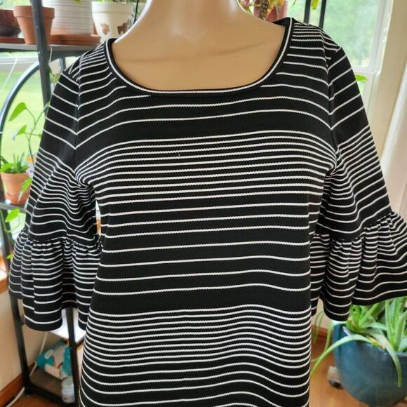 Max Studio Small Dress Black White Stripes Rayon Spandex Poly flutter sleeve EUC - Picture 3 of 9